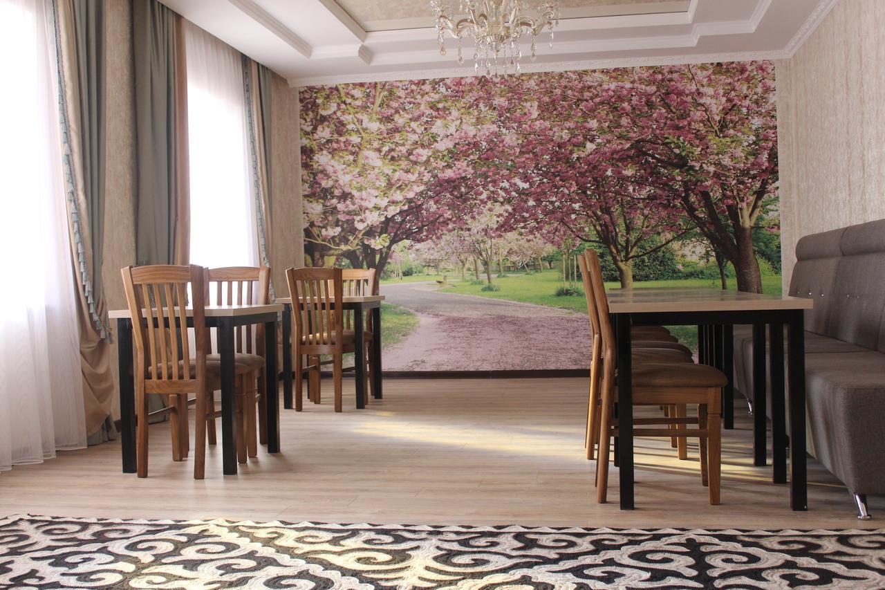 Mount Yard Karakol Hotell Eksteriør bilde