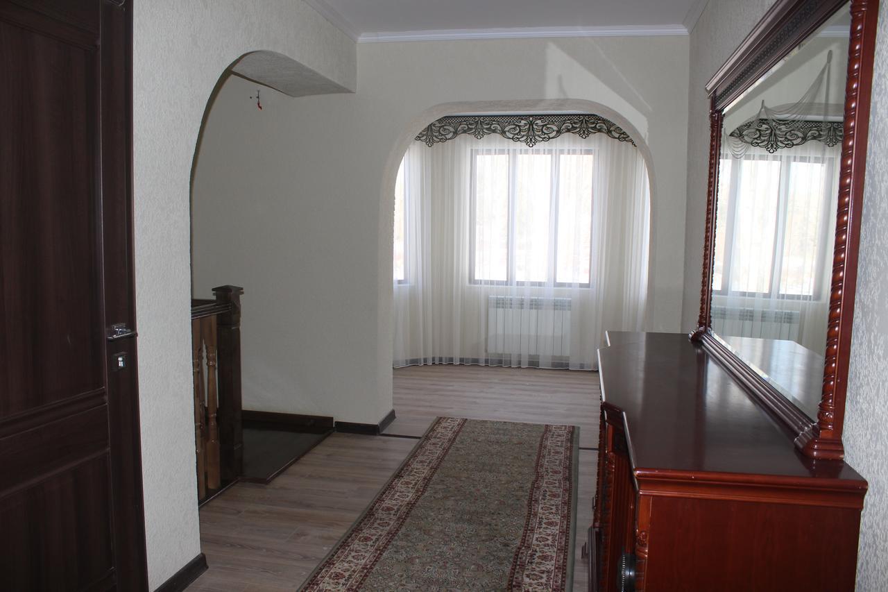 Mount Yard Karakol Hotell Eksteriør bilde