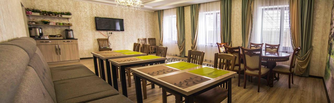 Mount Yard Karakol Hotell Eksteriør bilde