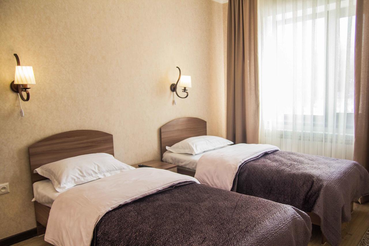 Mount Yard Karakol Hotell Eksteriør bilde