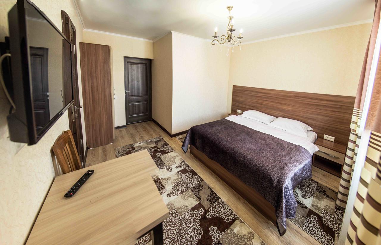 Mount Yard Karakol Hotell Eksteriør bilde